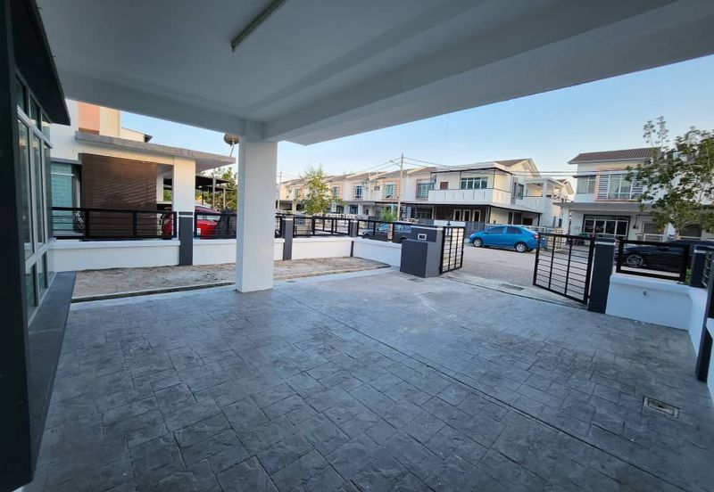 FOR SALE 2 STORY TERRACE ENDLOT TYPE PINES HILLPARK, SAUJANA UTAMA.