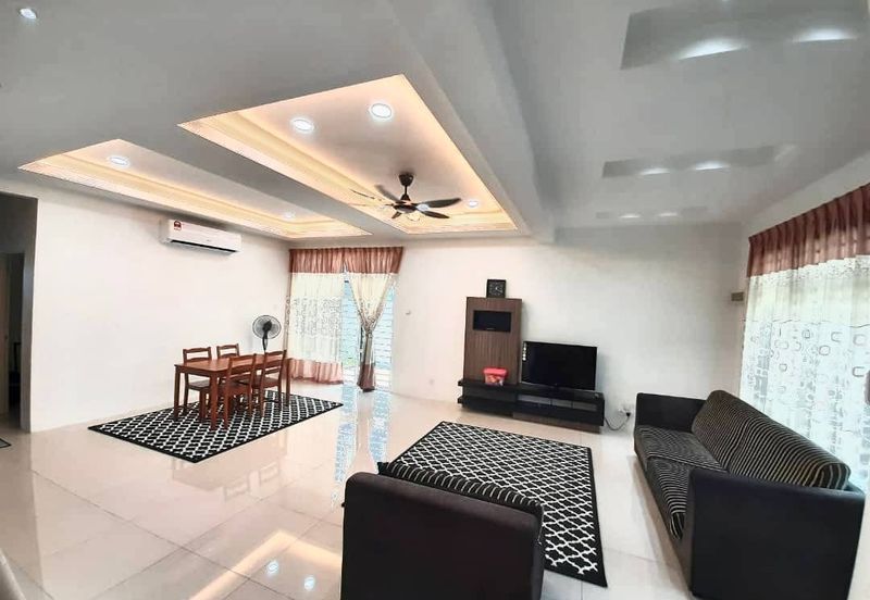 FOR SALE SEMI-D CLAUSTER 10 ROYAL GARDEN BANDAR SAUJANA PUTERA