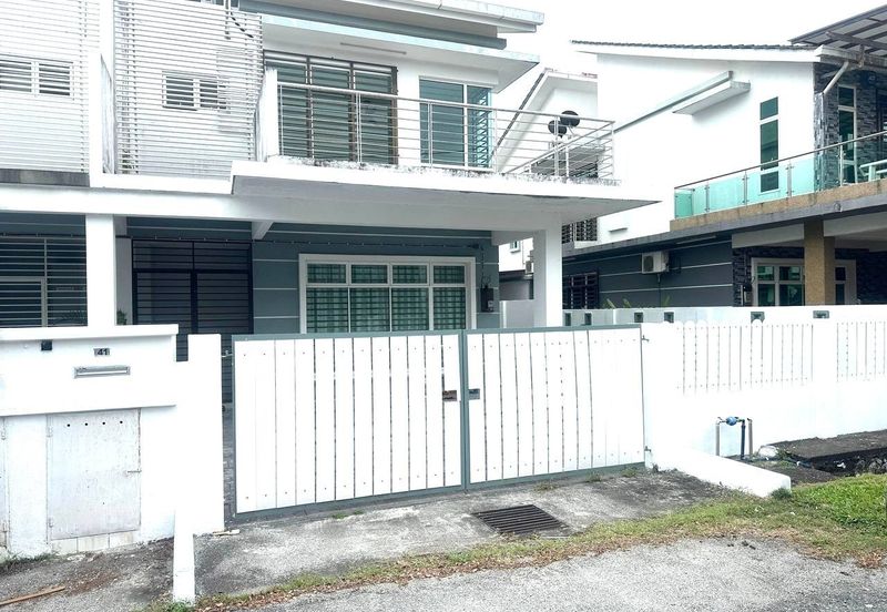 FOR SALE SEMI-D CLAUSTER 10 ROYAL GARDEN BANDAR SAUJANA PUTERA