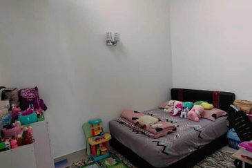 Nice Terraced House ! Tasik Senangin, Lenggeng N9 (Corner Lot)