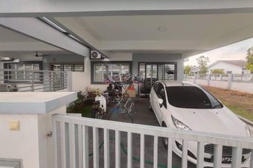 Nice Terraced House ! Tasik Senangin, Lenggeng N9 (Corner Lot)