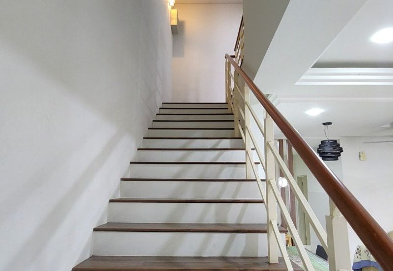 NICE HOUSE !! Double Storey Terrace House 100 East @ Bandar Enstek, N9