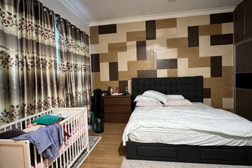 [FULLY RENOVATED] Double Storey House Chemara Hills, Seremban