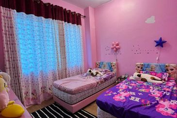 [FULLY RENOVATED] Double Storey House Chemara Hills, Seremban