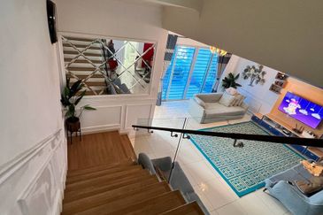 [FULLY RENOVATED] Double Storey House Chemara Hills, Seremban