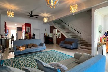 [FULLY RENOVATED] Double Storey House Chemara Hills, Seremban