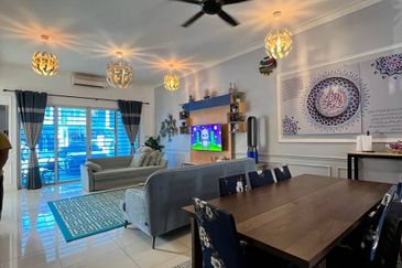 [FULLY RENOVATED] Double Storey House Chemara Hills, Seremban