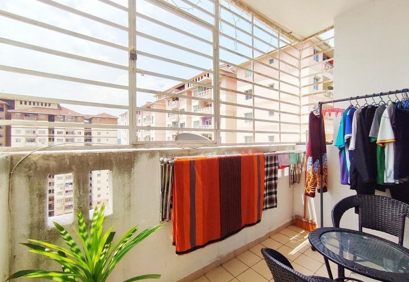 LOW BOOKING ! Laguna Biru Apartment @ Taman Tasik Biru, Kundang