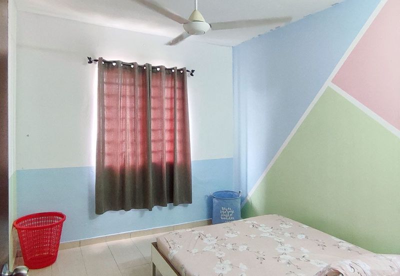 LOW BOOKING ! Laguna Biru Apartment @ Taman Tasik Biru, Kundang