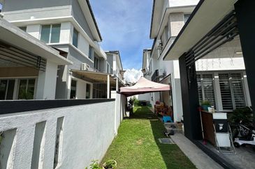 FreeHold ! Double Storey Semi-D Leguni Residensi , Bandar Seri Putra Bangi