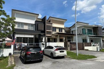 FreeHold ! Double Storey Semi-D Leguni Residensi , Bandar Seri Putra Bangi