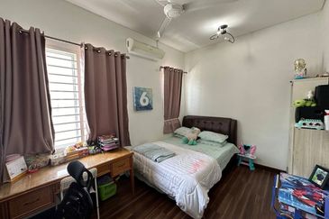 FreeHold ! Double Storey Semi-D Leguni Residensi , Bandar Seri Putra Bangi