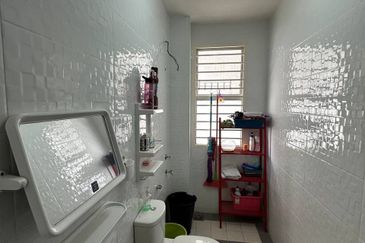 FreeHold ! Double Storey Semi-D Leguni Residensi , Bandar Seri Putra Bangi