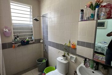 FreeHold ! Double Storey Semi-D Leguni Residensi , Bandar Seri Putra Bangi