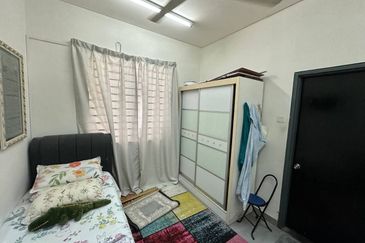 FreeHold ! Double Storey Semi-D Leguni Residensi , Bandar Seri Putra Bangi