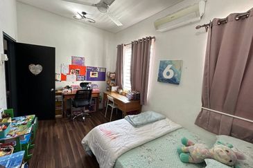 FreeHold ! Double Storey Semi-D Leguni Residensi , Bandar Seri Putra Bangi