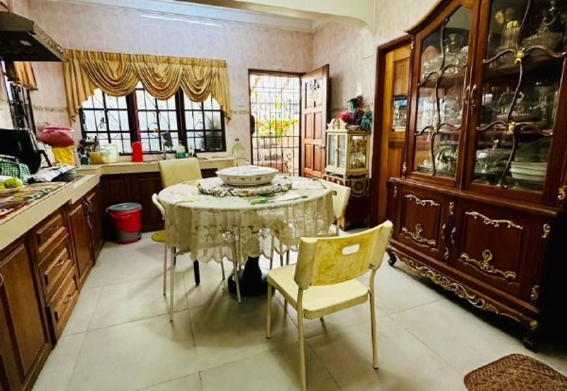 NEGOTIABLE !! Double Storey Terrace House @ Bangsar , Kuala Lumpur