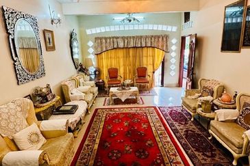 NEGOTIABLE !! Double Storey Terrace House @ Bangsar , Kuala Lumpur