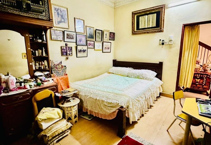 NEGOTIABLE !! Double Storey Terrace House @ Bangsar , Kuala Lumpur