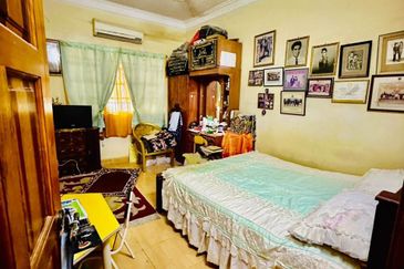 NEGOTIABLE !! Double Storey Terrace House @ Bangsar , Kuala Lumpur