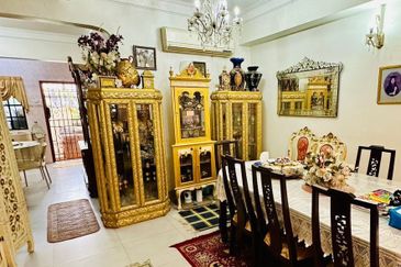 NEGOTIABLE !! Double Storey Terrace House @ Bangsar , Kuala Lumpur