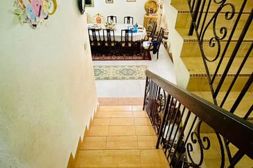 NEGOTIABLE !! Double Storey Terrace House @ Bangsar , Kuala Lumpur