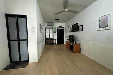 FREEHOLD ! Pangsapuri Seri Mutiara Putra Height 