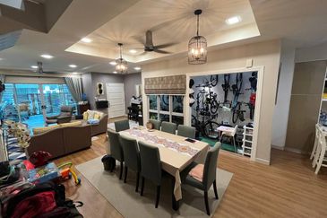 5 Min Drive to Gutrie ! Double Storey House @ Jalan Elektron U16 Denai Alam