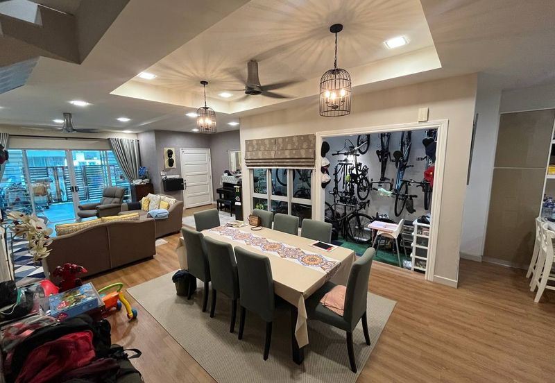 5 Min Drive to Gutrie ! Double Storey House @ Jalan Elektron U16 Denai Alam