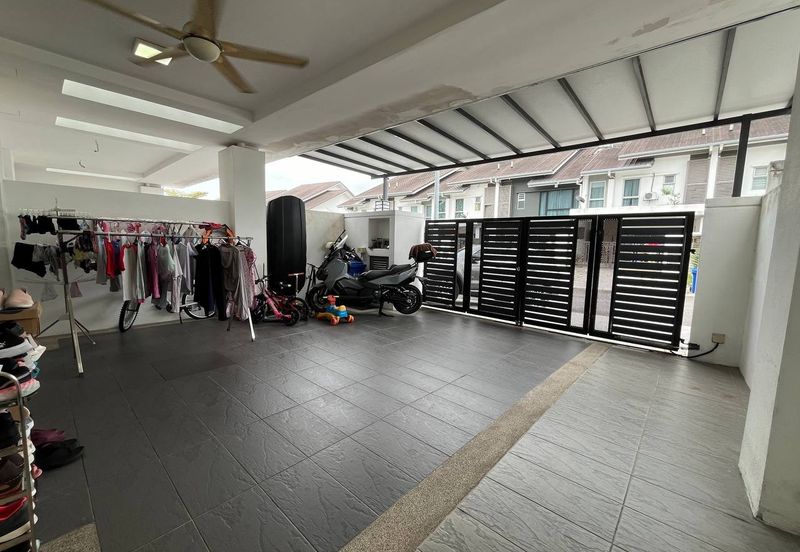 5 Min Drive to Gutrie ! Double Storey House @ Jalan Elektron U16 Denai Alam