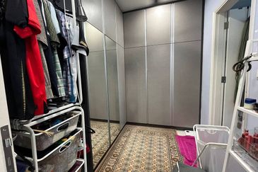 5 Min Drive to Gutrie ! Double Storey House @ Jalan Elektron U16 Denai Alam