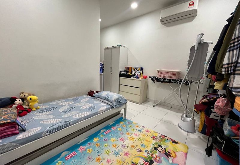 5 Min Drive to Gutrie ! Double Storey House @ Jalan Elektron U16 Denai Alam