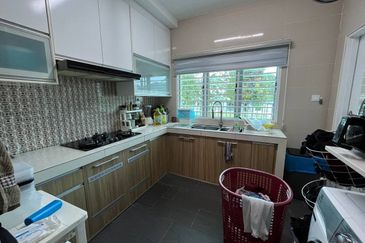 5 Min Drive to Gutrie ! Double Storey House @ Jalan Elektron U16 Denai Alam