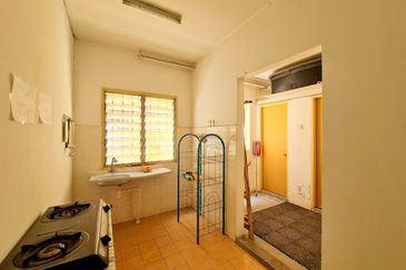 Near LRT Putra Height !! Apartment Sri Saujana @ Bandar Saujana Putra