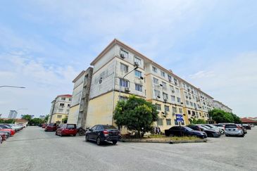 Near LRT Putra Height !! Apartment Sri Saujana @ Bandar Saujana Putra