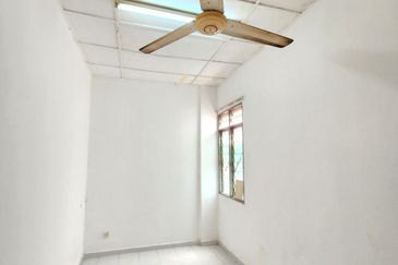 [LOW COST] Pangsapuri Mawar Jaya, Seri Kembangan