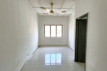 [LOW COST] Pangsapuri Mawar Jaya, Seri Kembangan