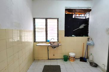 [LOW COST] Pangsapuri Mawar Jaya, Seri Kembangan