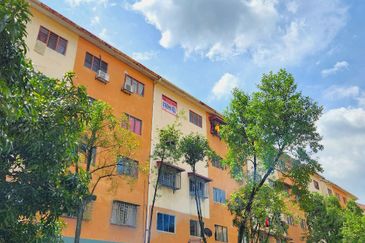 [LOW COST] Pangsapuri Mawar Jaya, Seri Kembangan