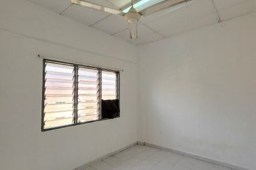 [LOW COST] Pangsapuri Mawar Jaya, Seri Kembangan