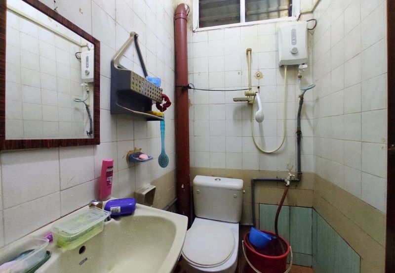 Below Market Value!! Double Storey House @ Bandar Tasik Selatan , KL