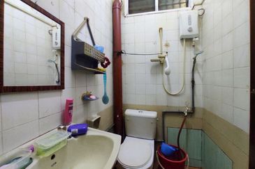 Below Market Value!! Double Storey House @ Bandar Tasik Selatan , KL