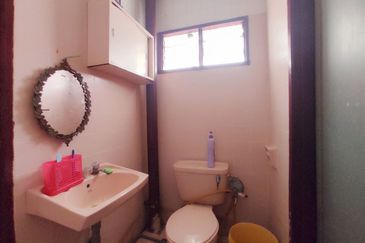 Below Market Value!! Double Storey House @ Bandar Tasik Selatan , KL