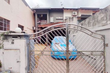 Below Market Value!! Double Storey House @ Bandar Tasik Selatan , KL