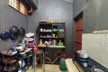 Below Market Value!! Double Storey House @ Bandar Tasik Selatan , KL