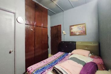 Below Market Value!! Double Storey House @ Bandar Tasik Selatan , KL