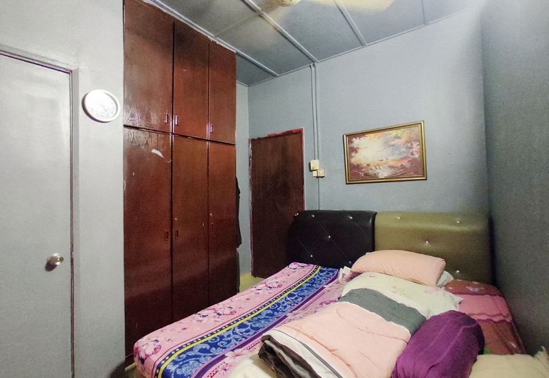 Below Market Value!! Double Storey House @ Bandar Tasik Selatan , KL