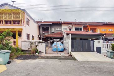 Below Market Value!! Double Storey House @ Bandar Tasik Selatan , KL