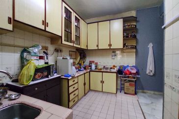 Below Market Value!! Double Storey House @ Bandar Tasik Selatan , KL