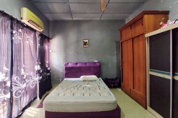 Below Market Value!! Double Storey House @ Bandar Tasik Selatan , KL